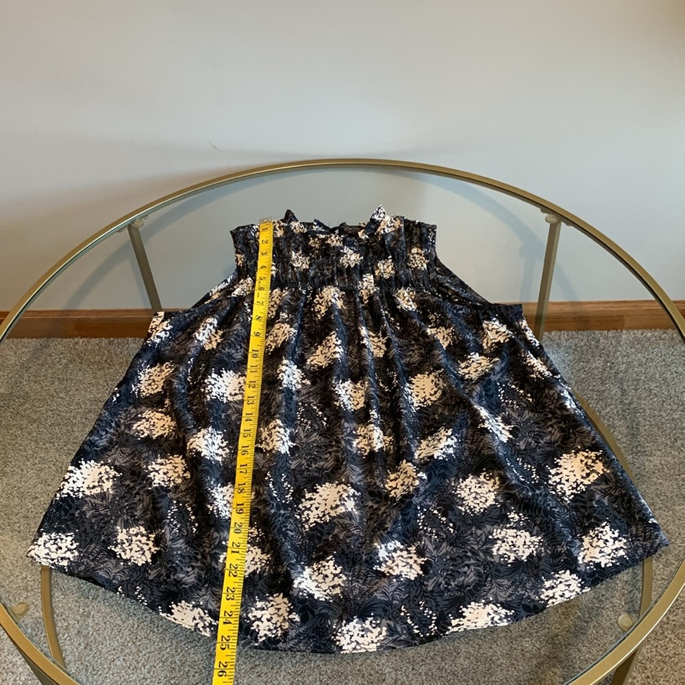 Joie Sleeveless Floral hydrangea top - Picture 12 of 16